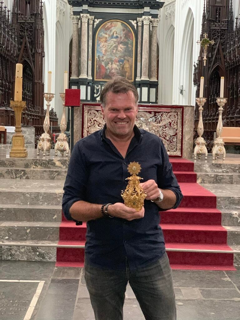 Kroon voor de Kathedraal van antwerpen